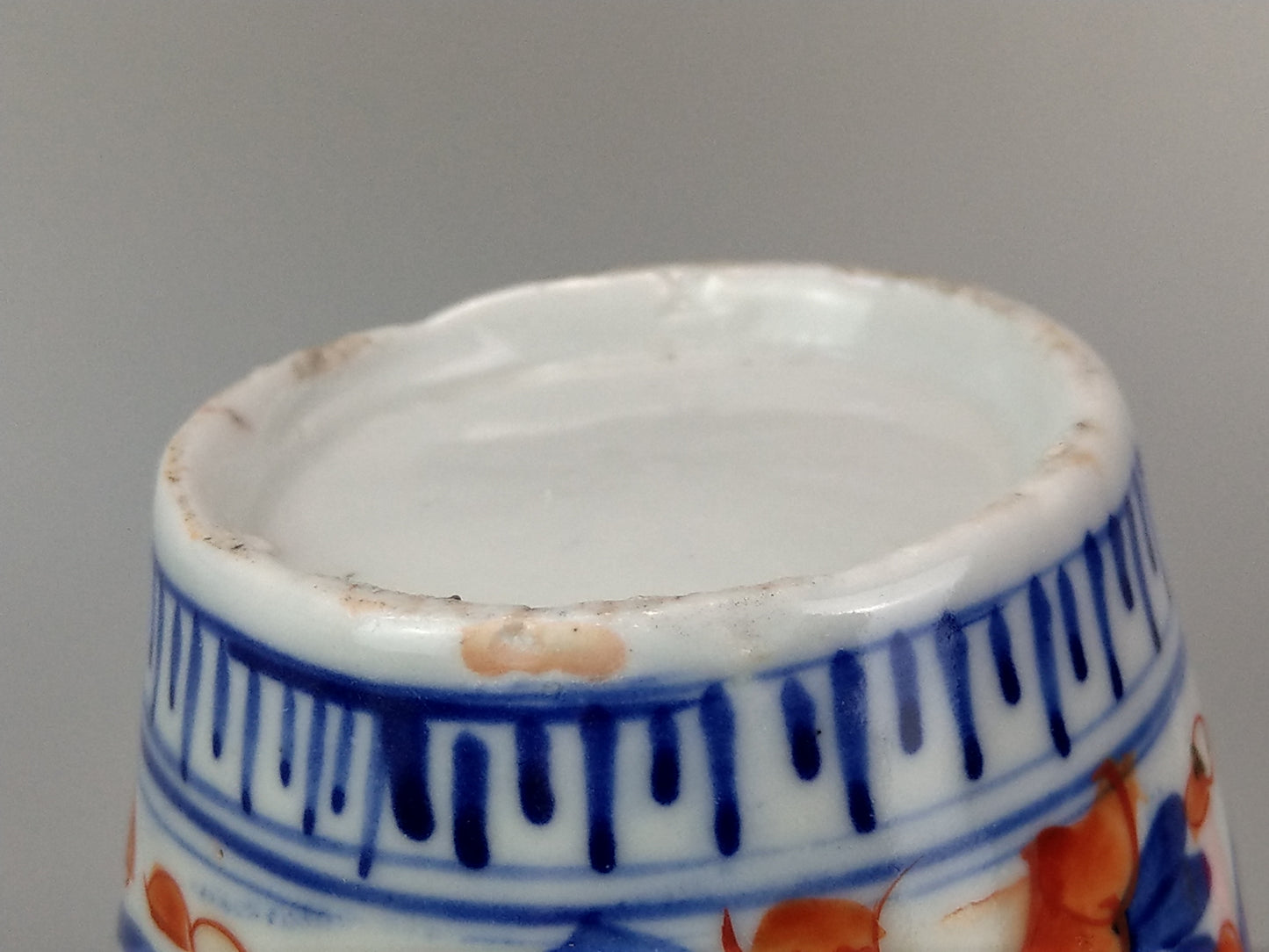 Antique Imari Japanese vase Floral with cartouche