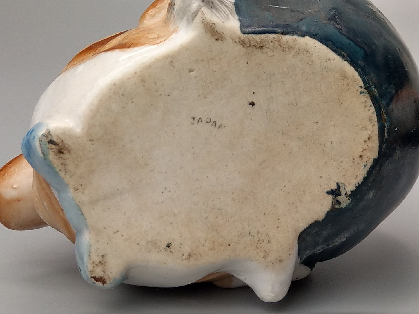 Smoking Head Ashtray - Gentleman with Bee - Novelty Ashtray, Japan