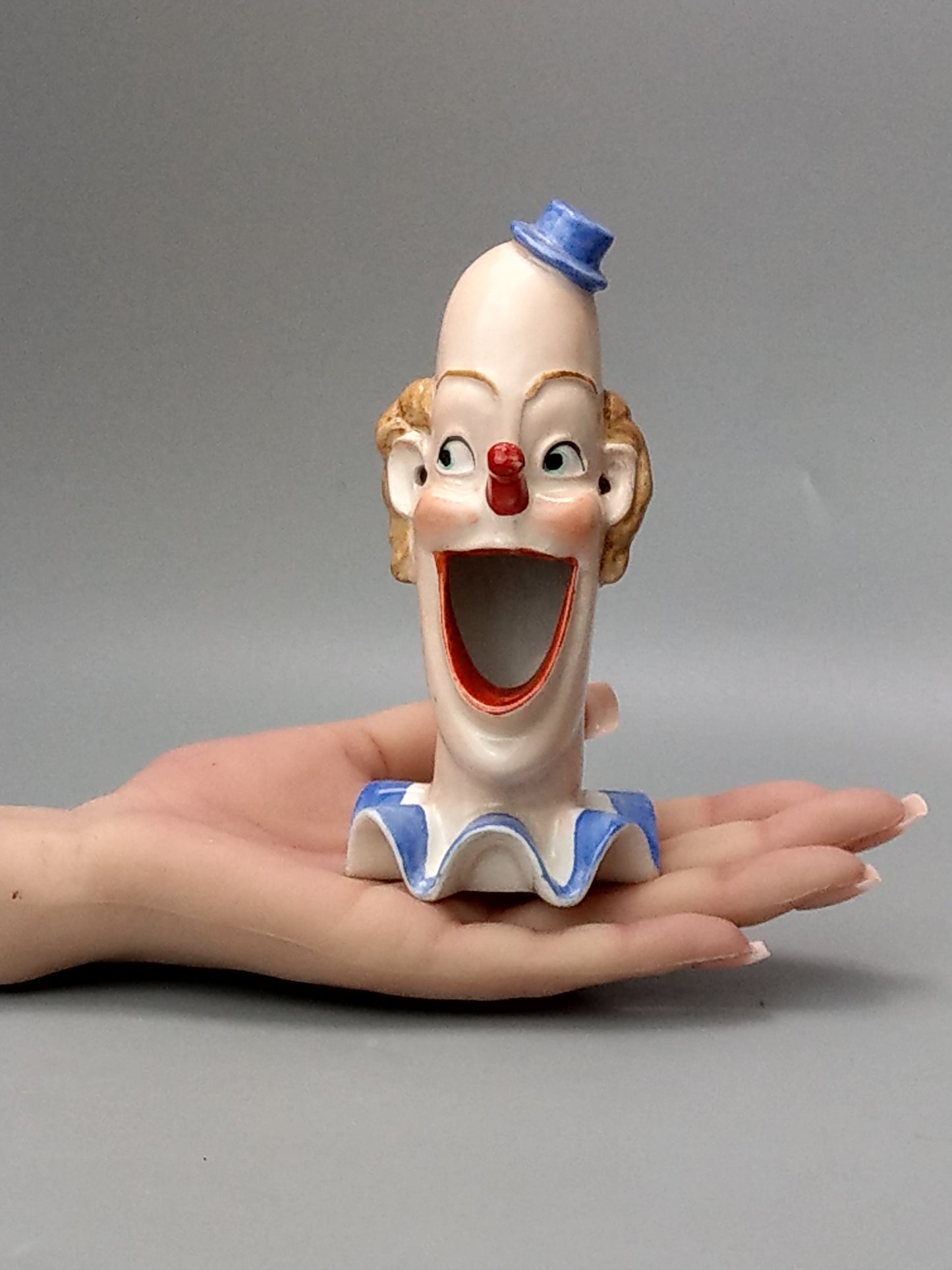 Smoking Head Clown Blue Ruff in Schäfer Vater Style.