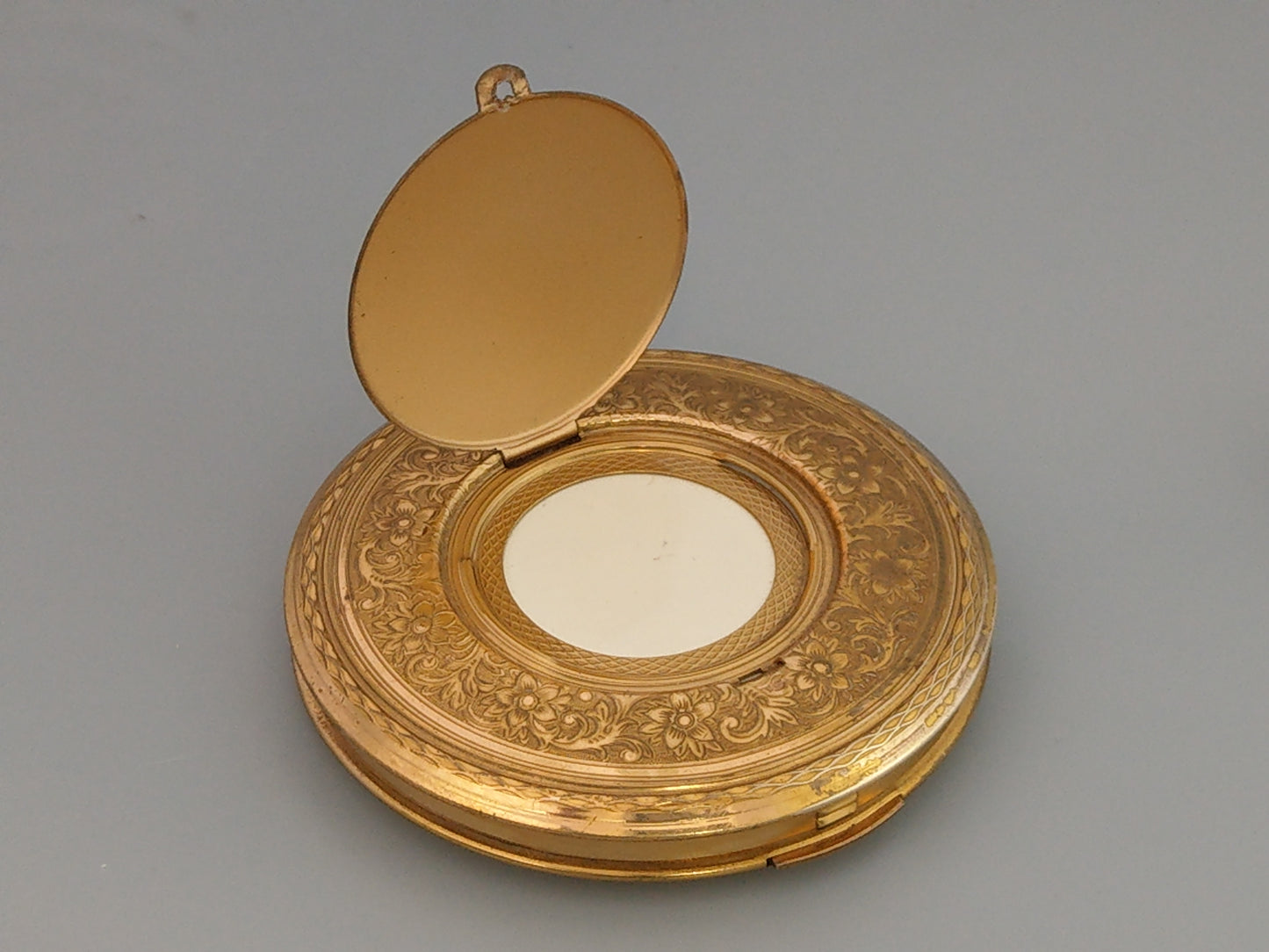 HMS Blake powder box compact with photo locked