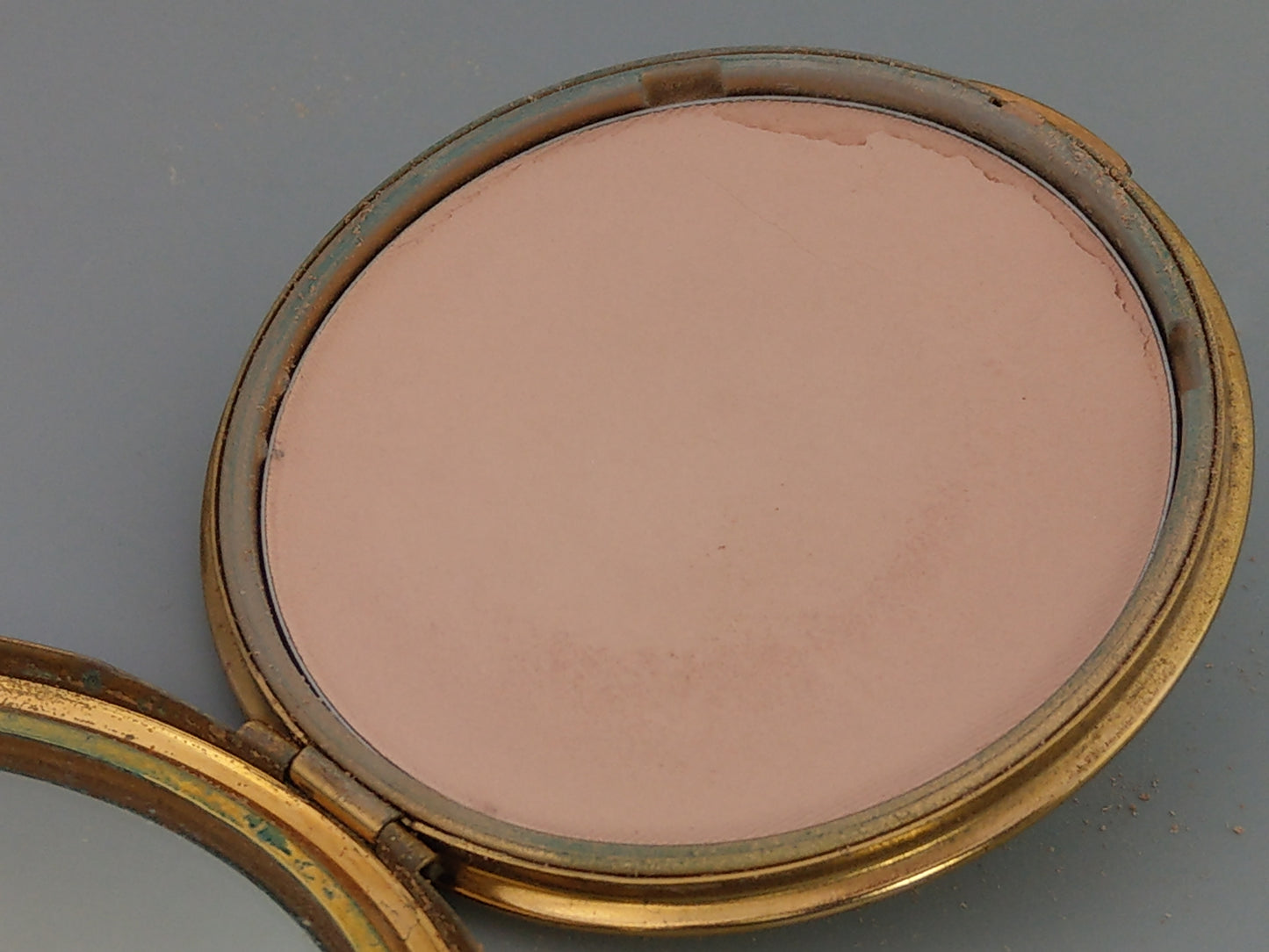 HMS Blake powder box compact with photo locked