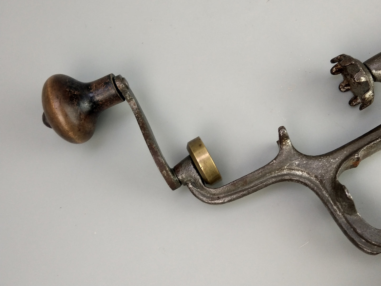 Antique shotgun cartridge loader Sixteen Bore vice mounted tool