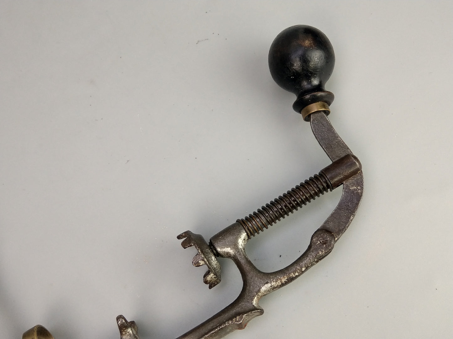 Antique shotgun cartridge loader Sixteen Bore vice mounted tool