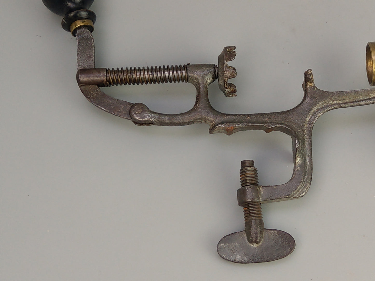 Antique shotgun cartridge loader Sixteen Bore vice mounted tool