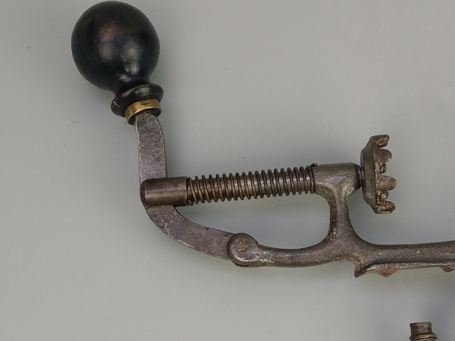 Antique shotgun cartridge loader Sixteen Bore vice mounted tool