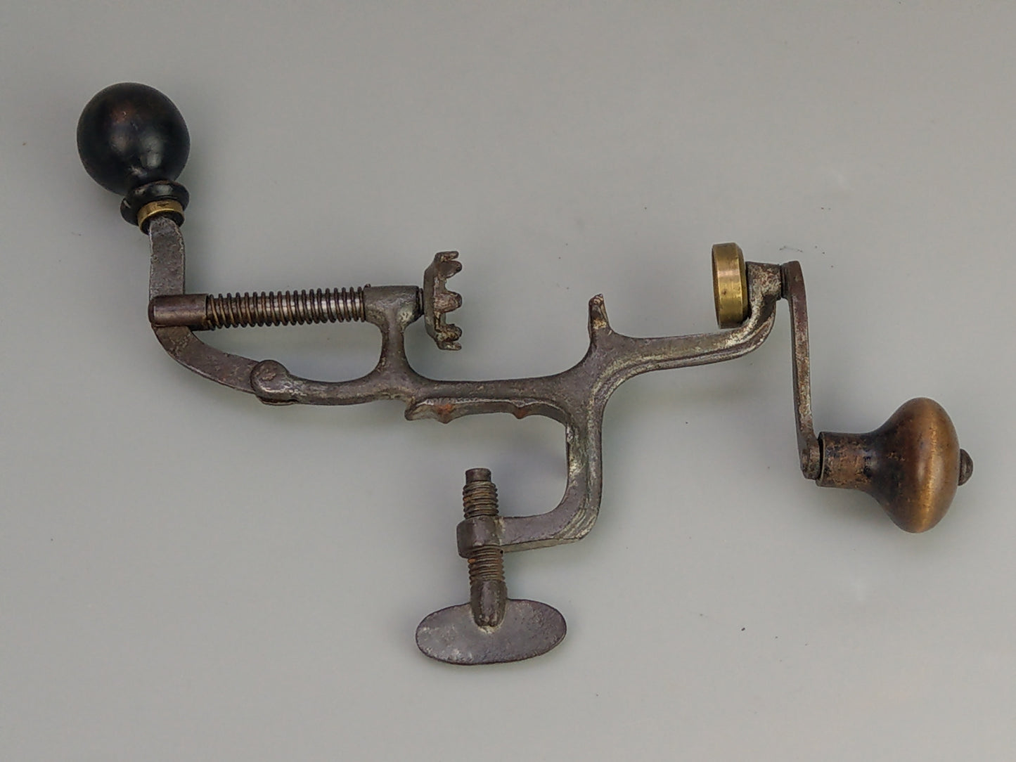 Antique shotgun cartridge loader Sixteen Bore vice mounted tool