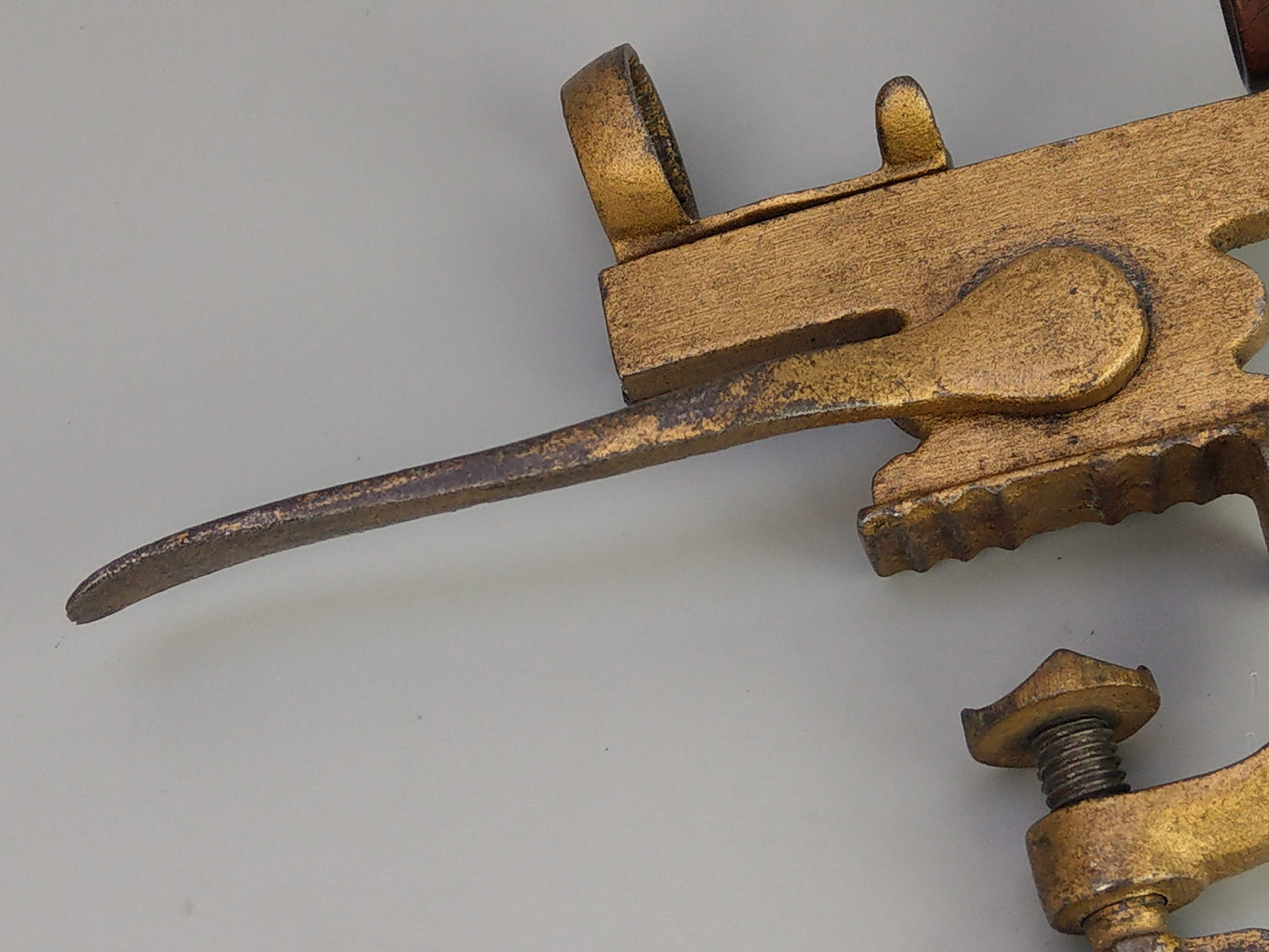 Antique shotgun cartridge loader Sixteen Bore vice mounted tool