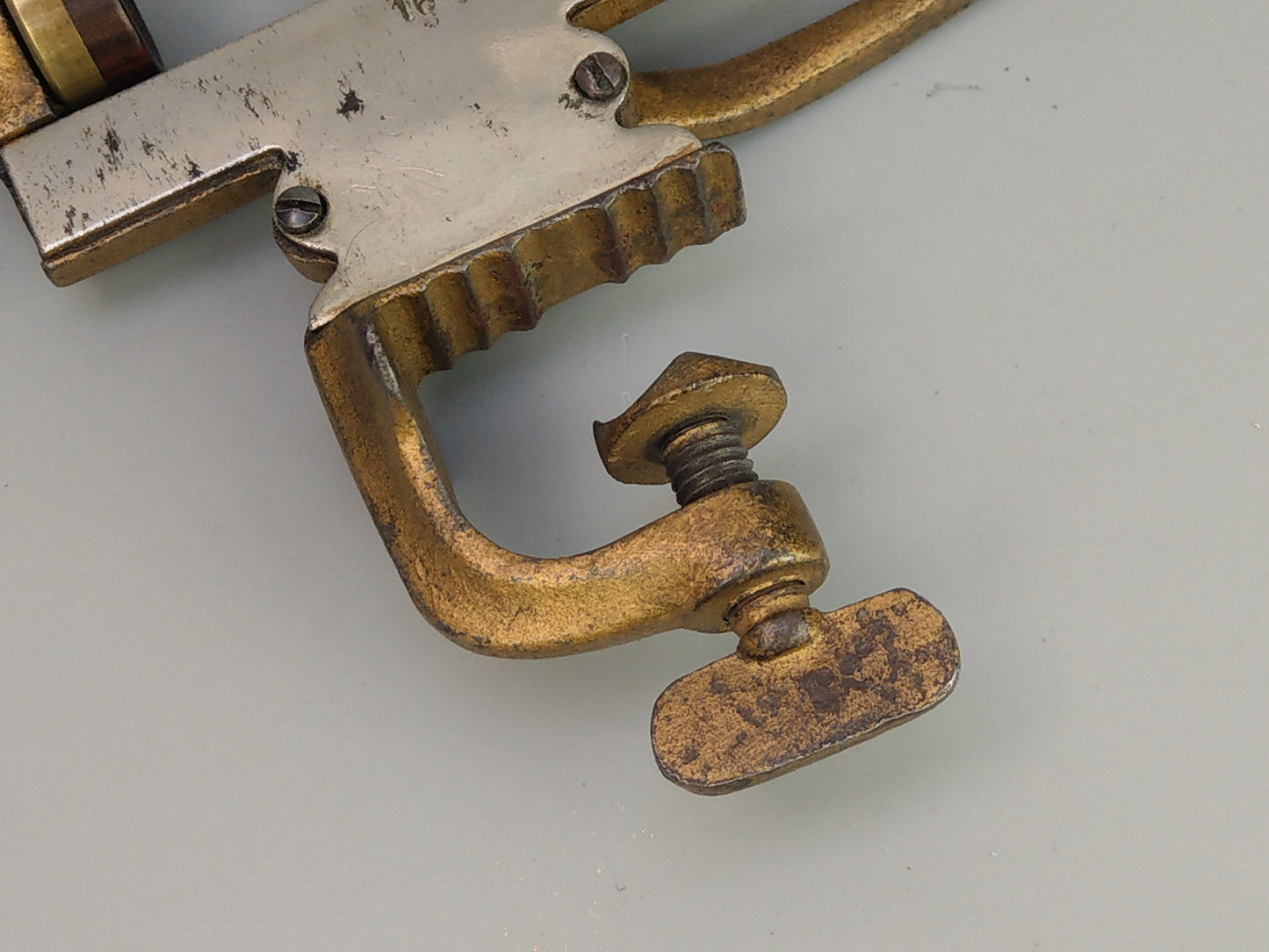 Antique shotgun cartridge loader Sixteen Bore vice mounted tool