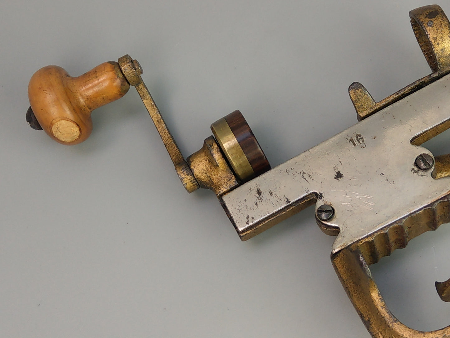 Antique shotgun cartridge loader Sixteen Bore vice mounted tool