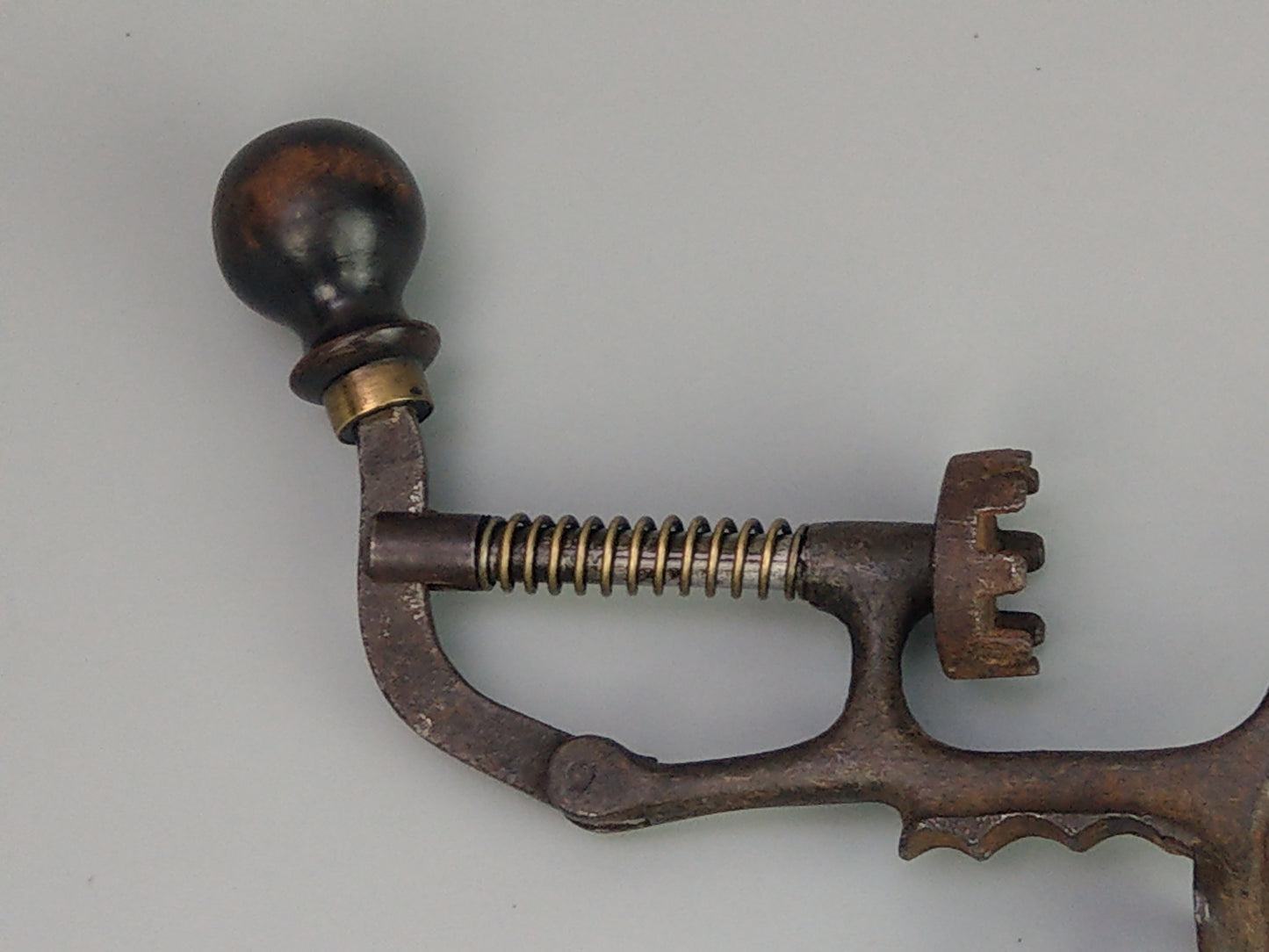 Antique shotgun cartridge loader Sixteen Bore vice mounted tool