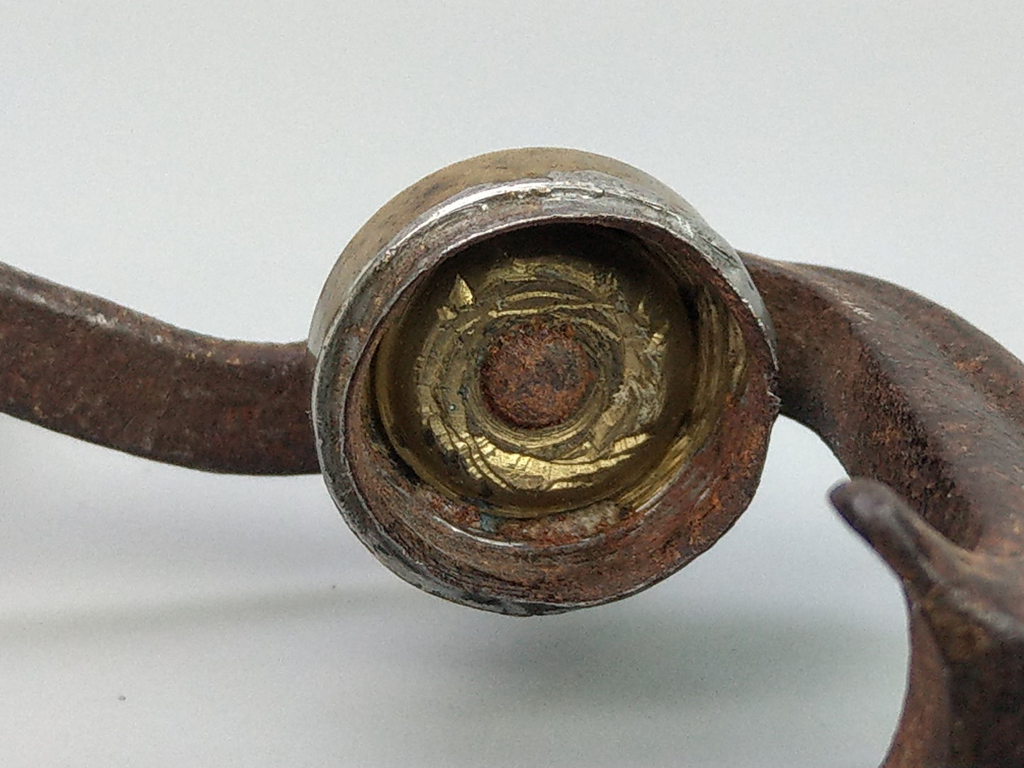 Antique shotgun cartridge loader Sixteen Bore vice mounted tool