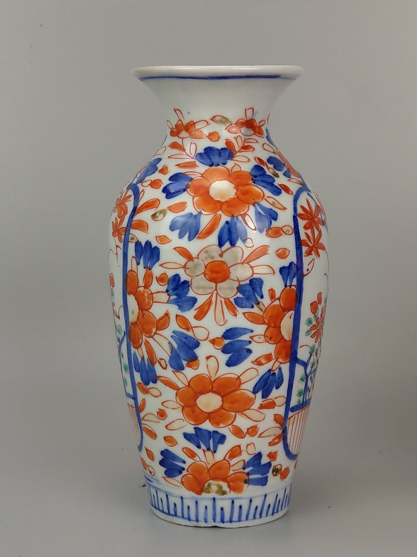 Antique Imari Japanese vase Floral with cartouche