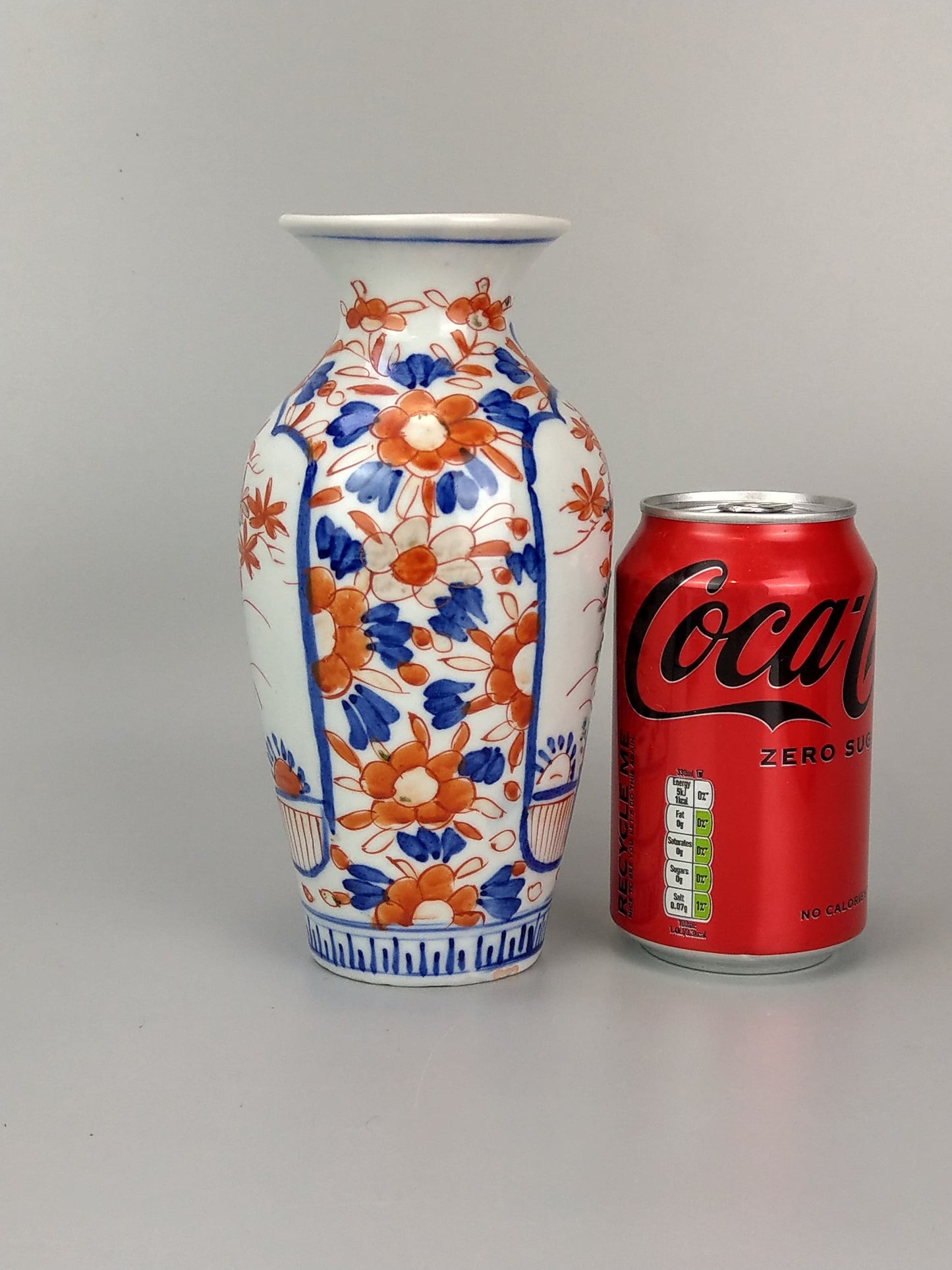 Antique Imari Japanese vase Floral with cartouche