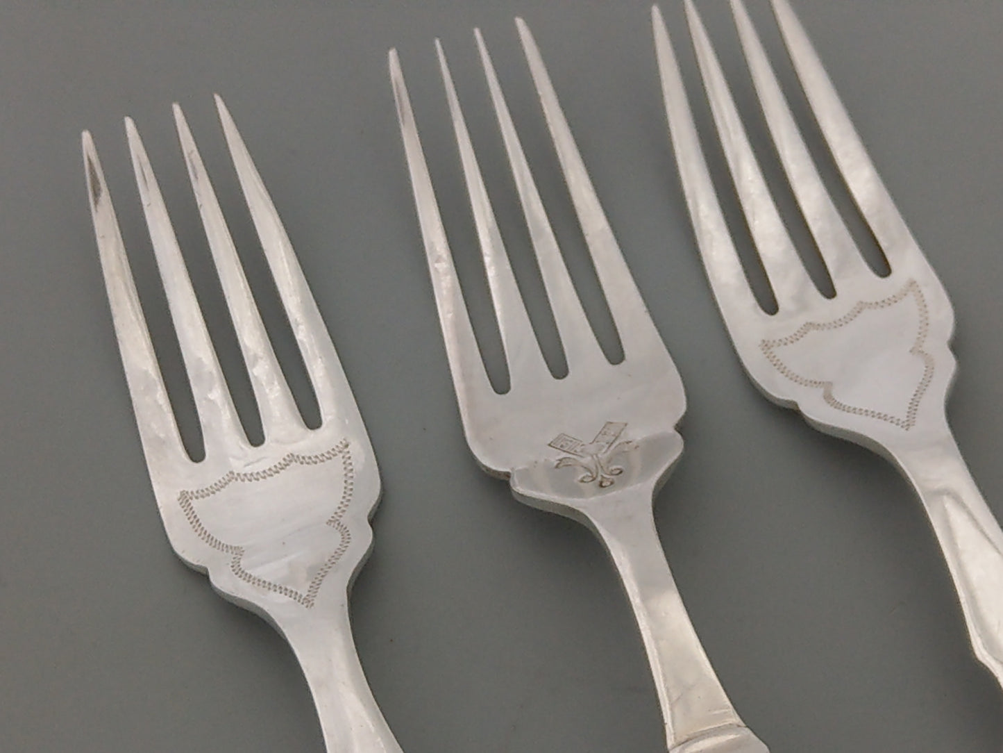 Sheffield Silver-plated Cutlery Set for 12 with Canteen Box