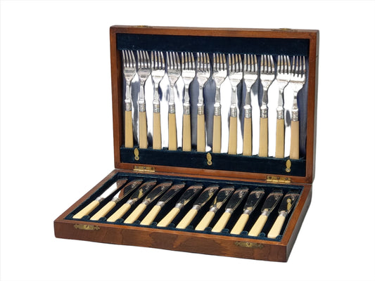 Sheffield Silver-plated Cutlery Set for 12 with Canteen Box 