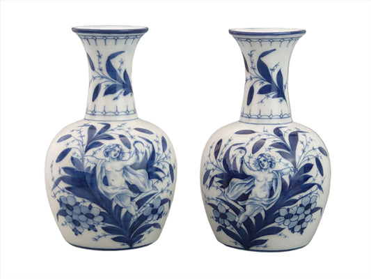 Blue and White vase, Blue and White, Blue Sitzendorf, Sitzendorf Porcelain, Sitzendorf Vases, Sitzendorf cherubs, Vases with Cherubs, Pair Sitzendorf vase, german porcelain, blue onion style, delft style vases, porcelain blue white, cherubs decor,