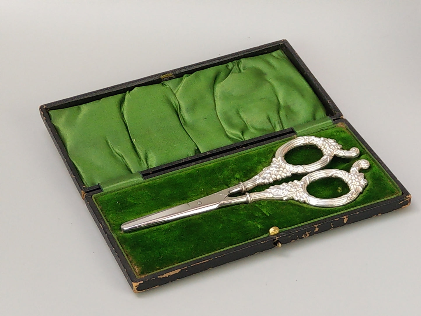 Silver Grape Scissors by Levi & Salaman 1907 with original case