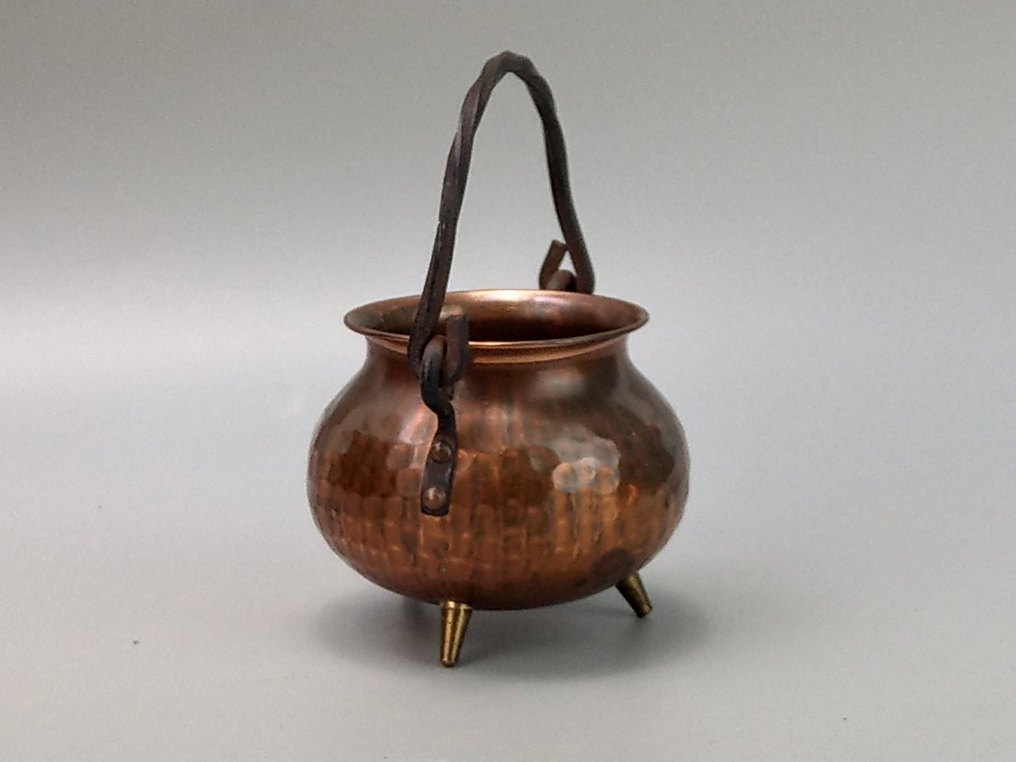 Small cauldron hammered copper with twisted wrought iron handle