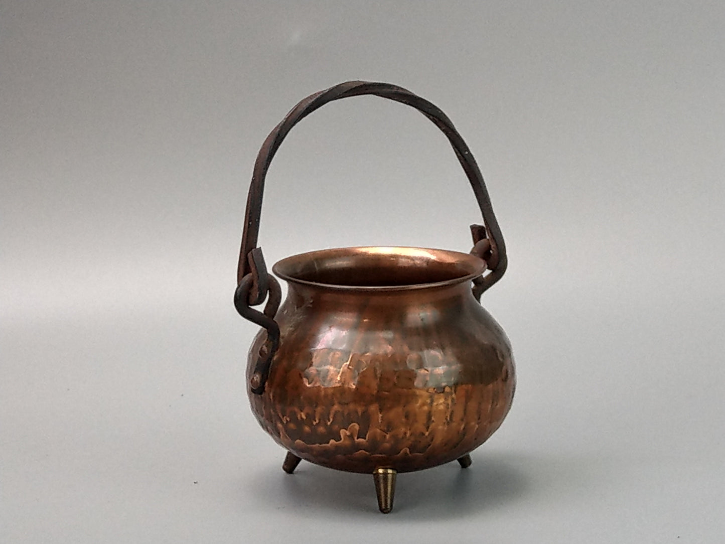 Small cauldron hammered copper with twisted wrought iron handle