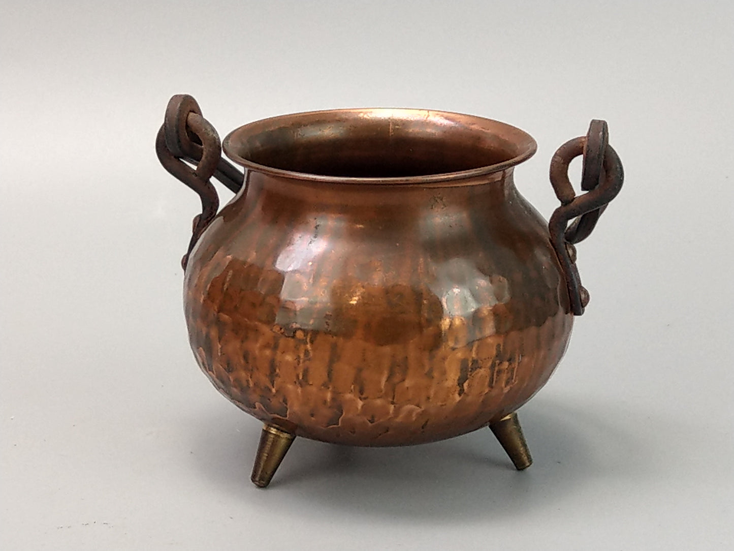 Small cauldron hammered copper with twisted wrought iron handle