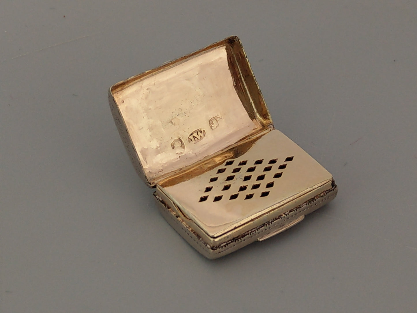 Sterling silver vinaigrette box J Wilmore Birmingham c1820