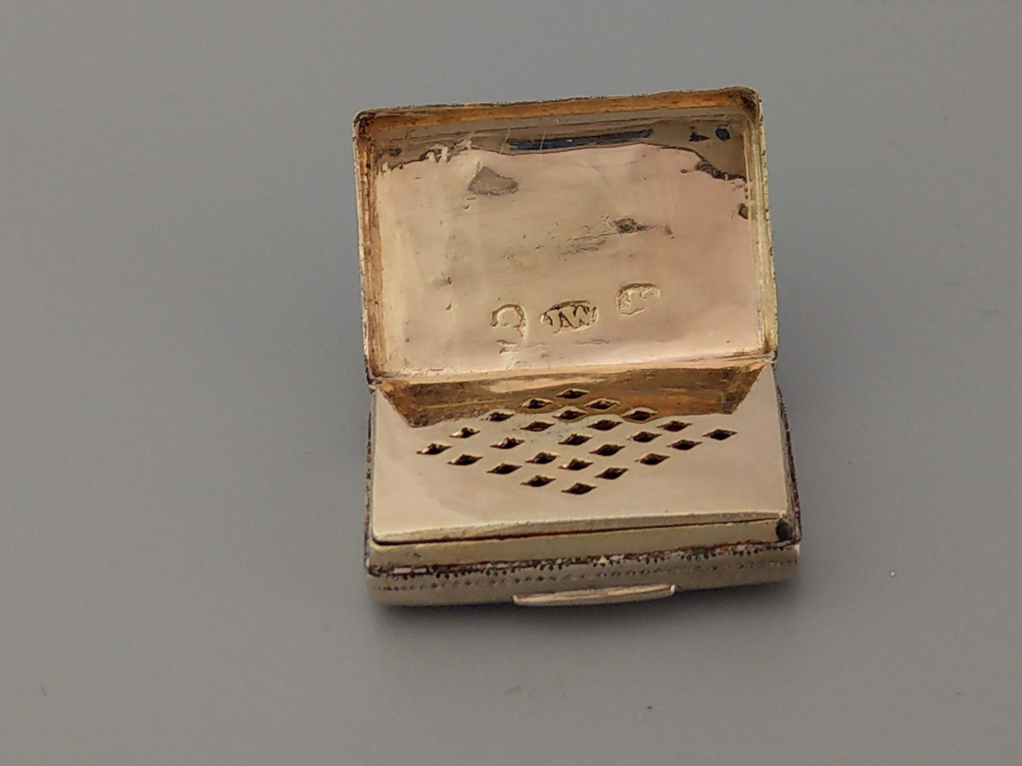 Sterling silver vinaigrette box J Wilmore Birmingham c1820