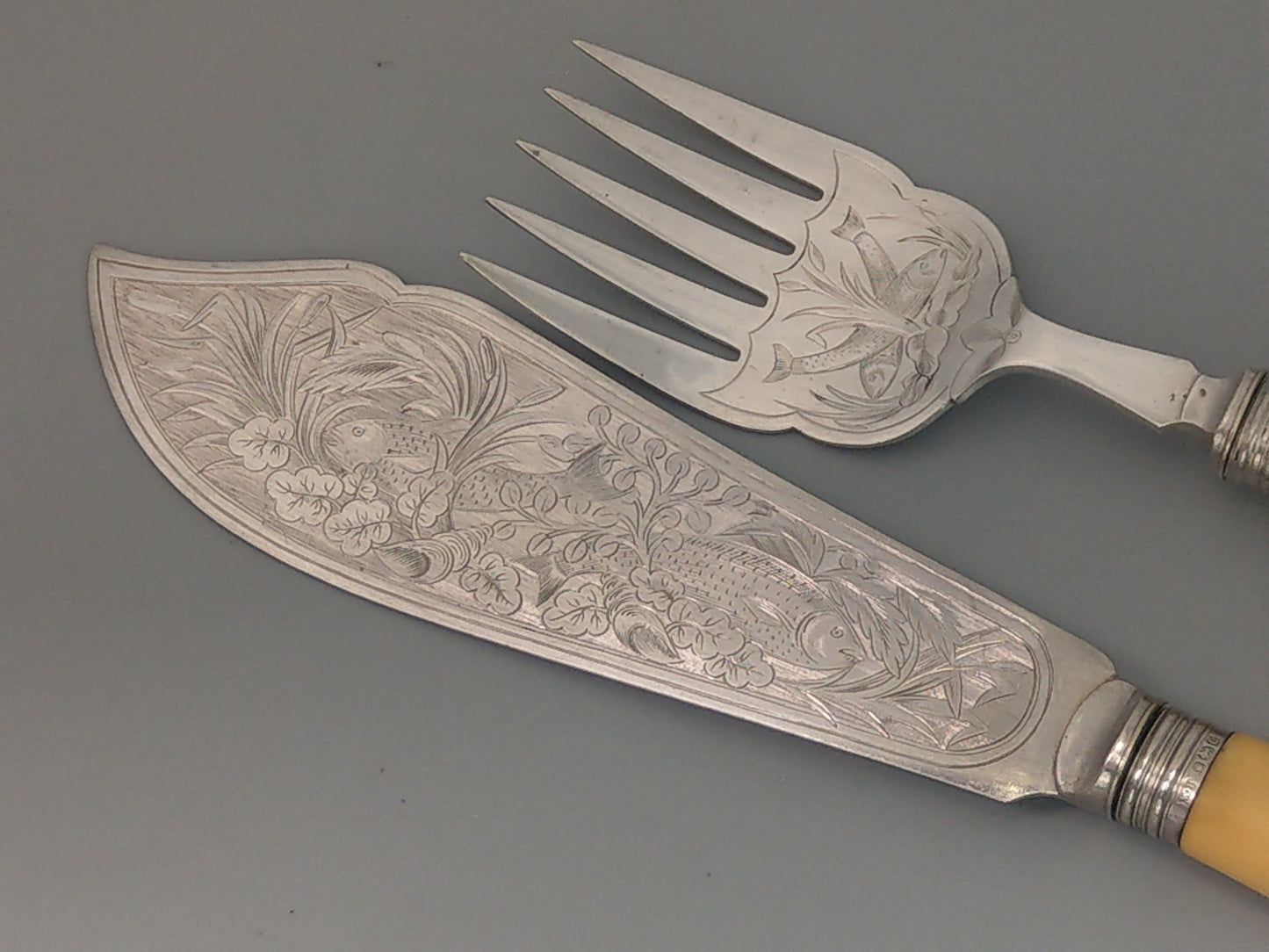 Victorian Engraved Fish Servers with Chunky Handle by William Briggs