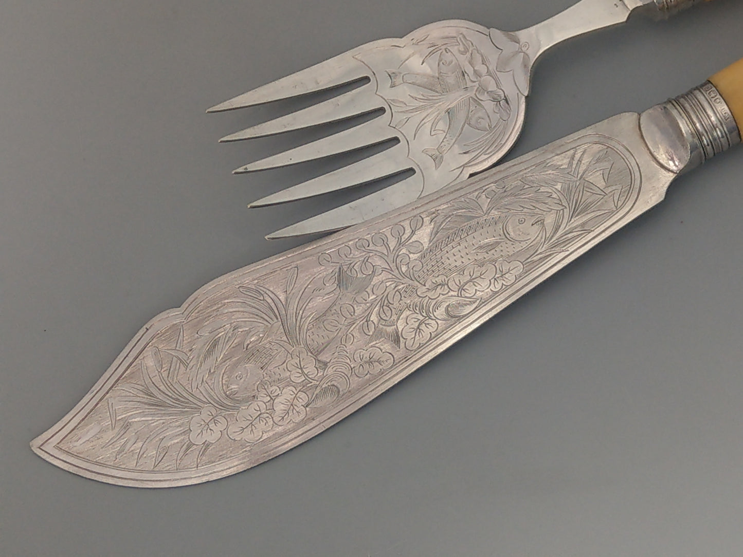 Victorian Engraved Fish Servers with Chunky Handle by William Briggs