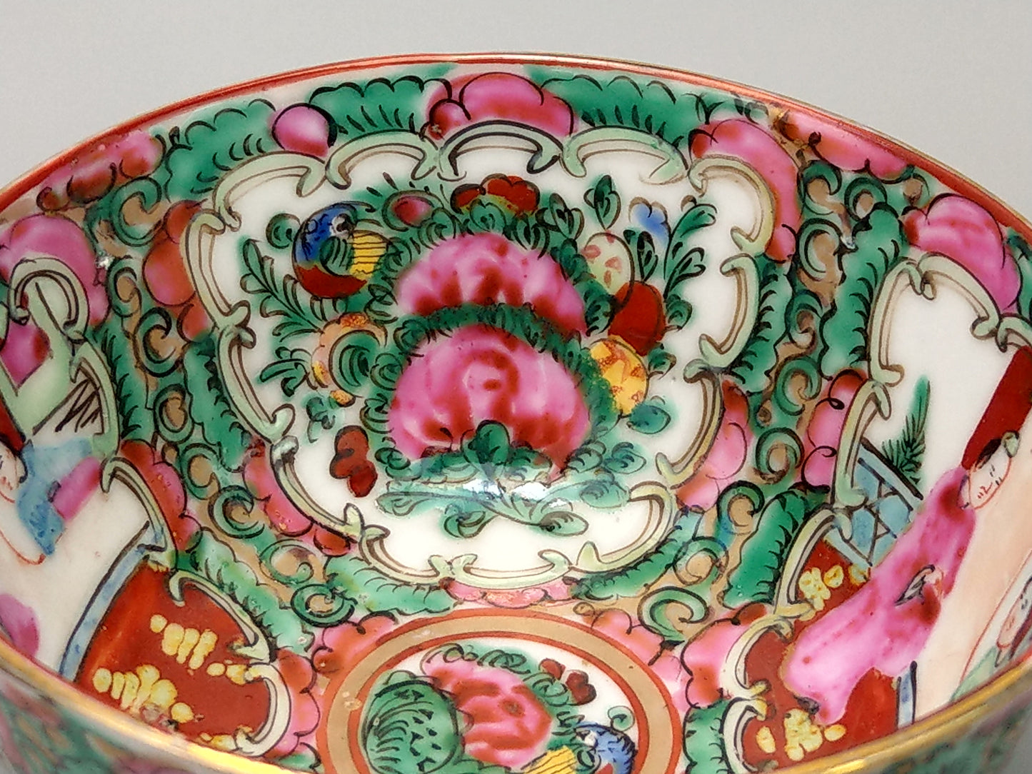 Chinese Rice Bowl Medalion Famille Rose c1900