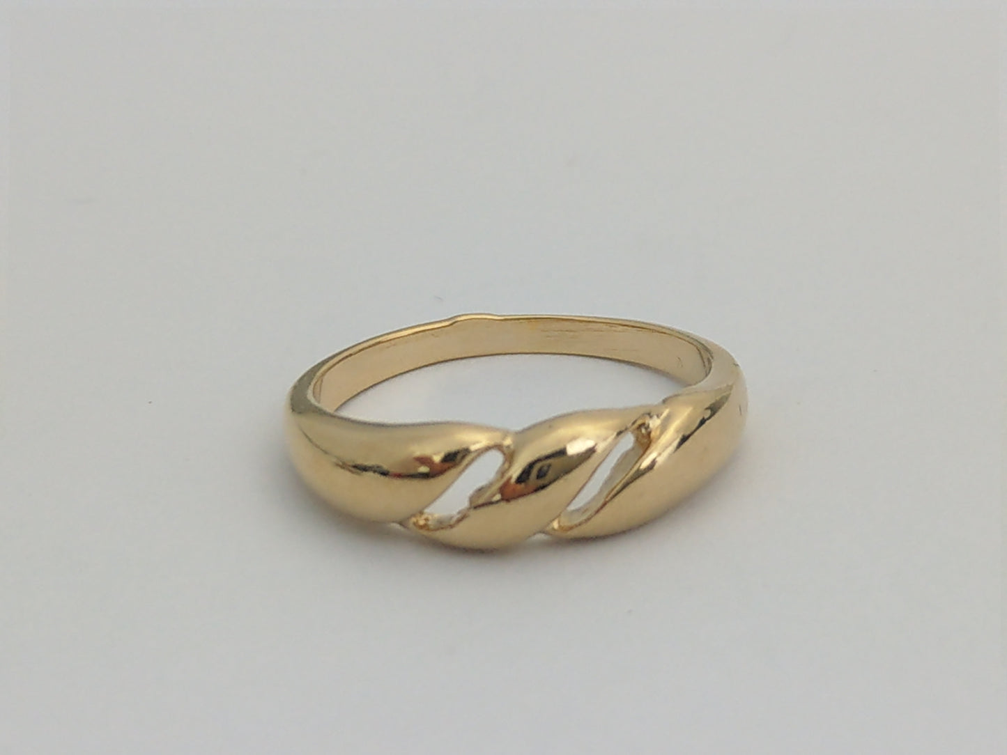 Prohibition Gems -Vintage 18ct Gold twisted rope ring