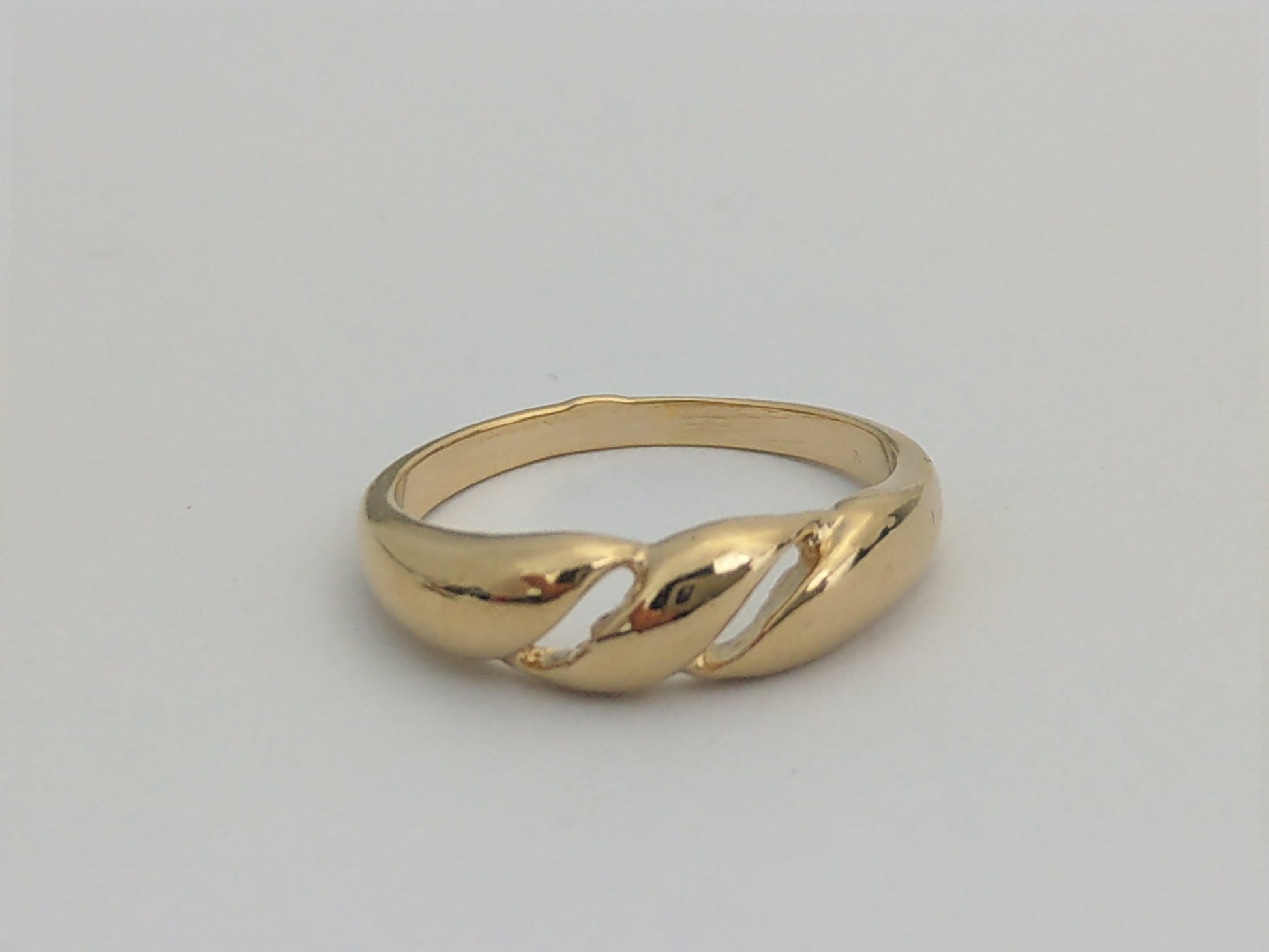 Prohibition Gems -Vintage 18ct Gold twisted rope ring