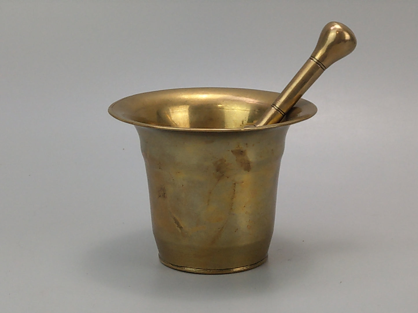 Antique Brass mortar and pestle bell shaped early 18th century