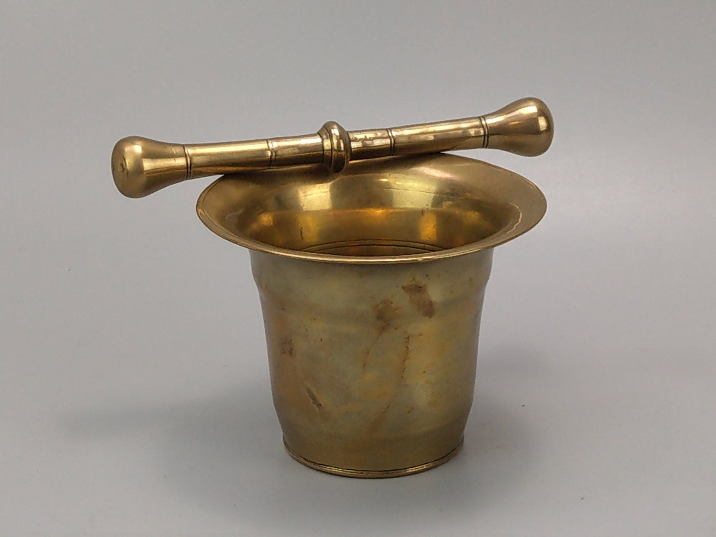 Antique Brass mortar and pestle bell shaped early 18th century