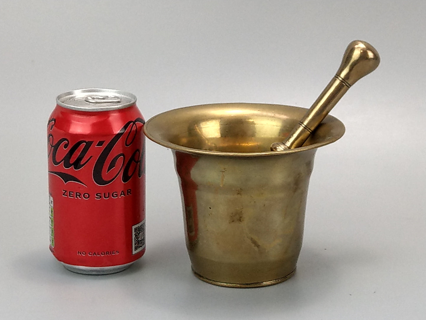 Antique Brass mortar and pestle bell shaped early 18th century