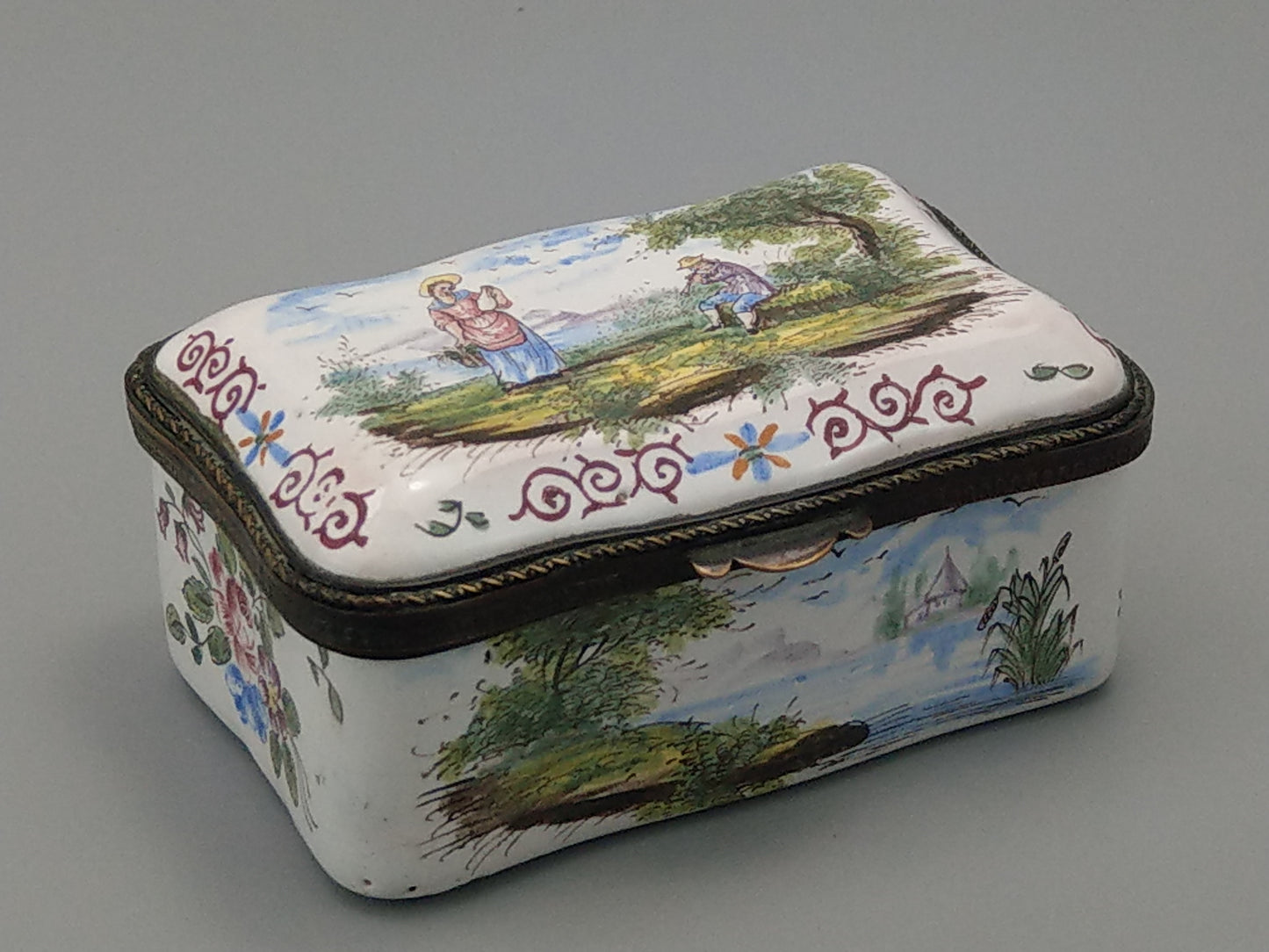 Antique French faience trinket box painted romantic scene c1780