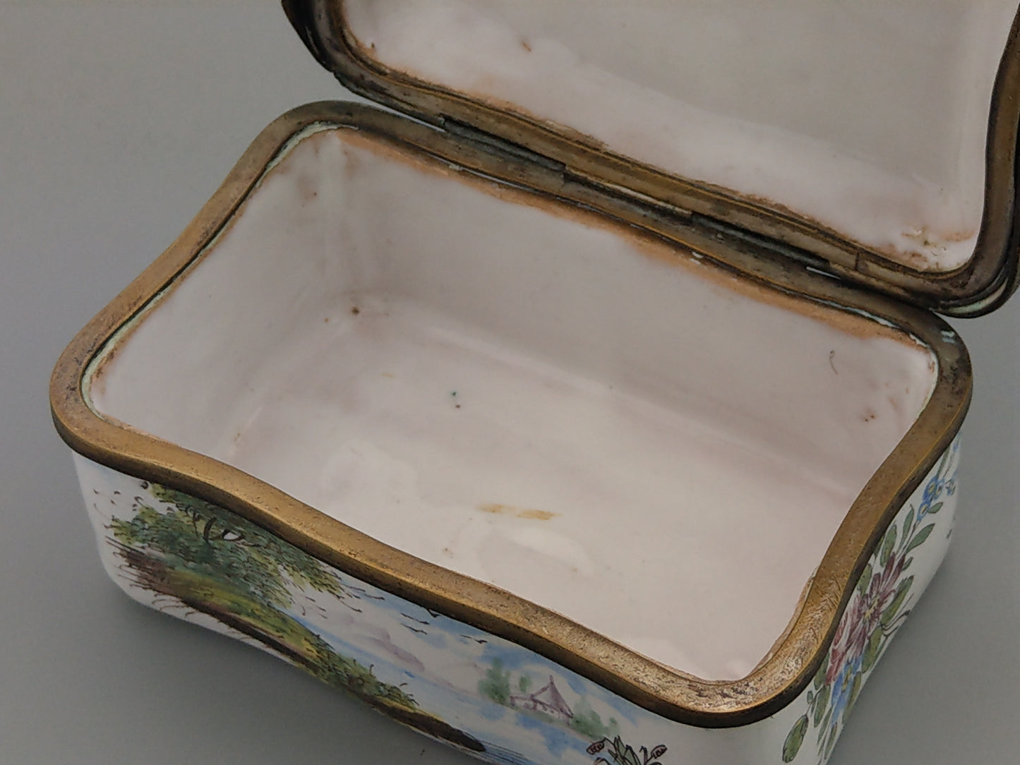 Antique French faience trinket box painted romantic scene c1780