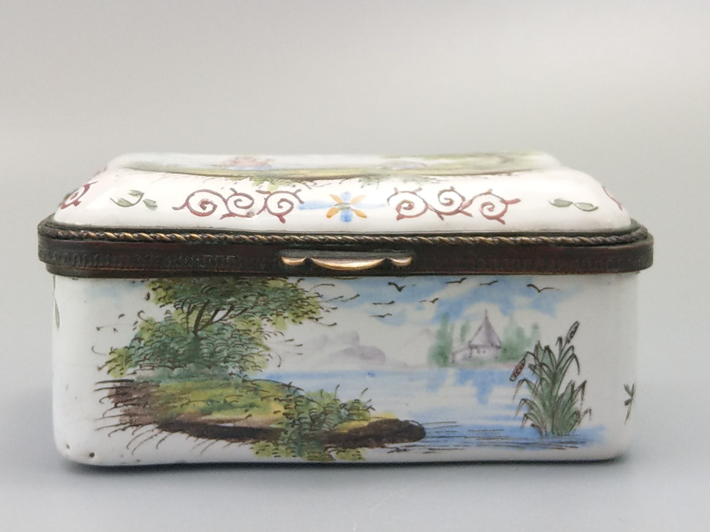 Antique French faience trinket box painted romantic scene c1780