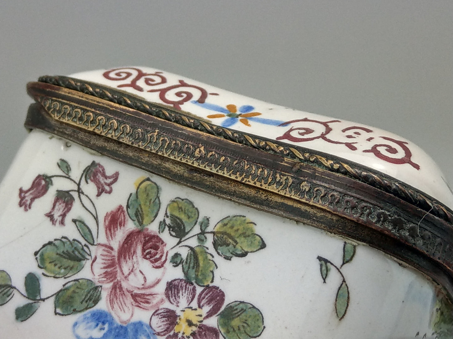 Antique French faience trinket box painted romantic scene c1780