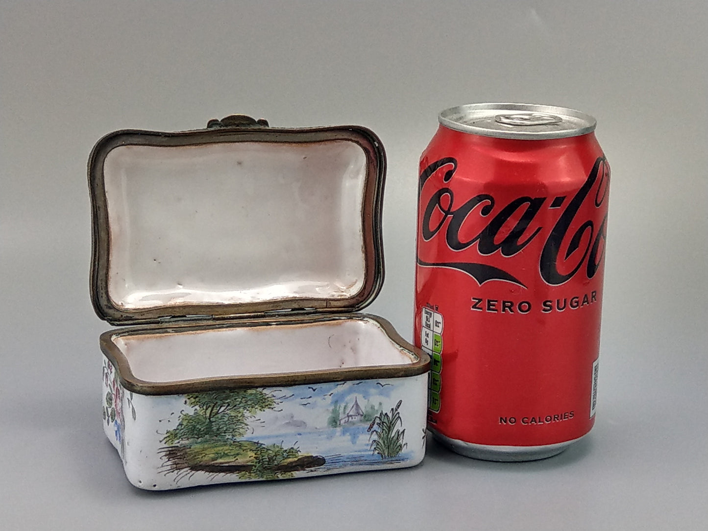 Antique French faience trinket box painted romantic scene c1780