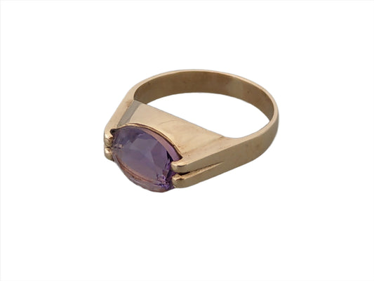 Large 9ct ring set with oval cut Amethyst