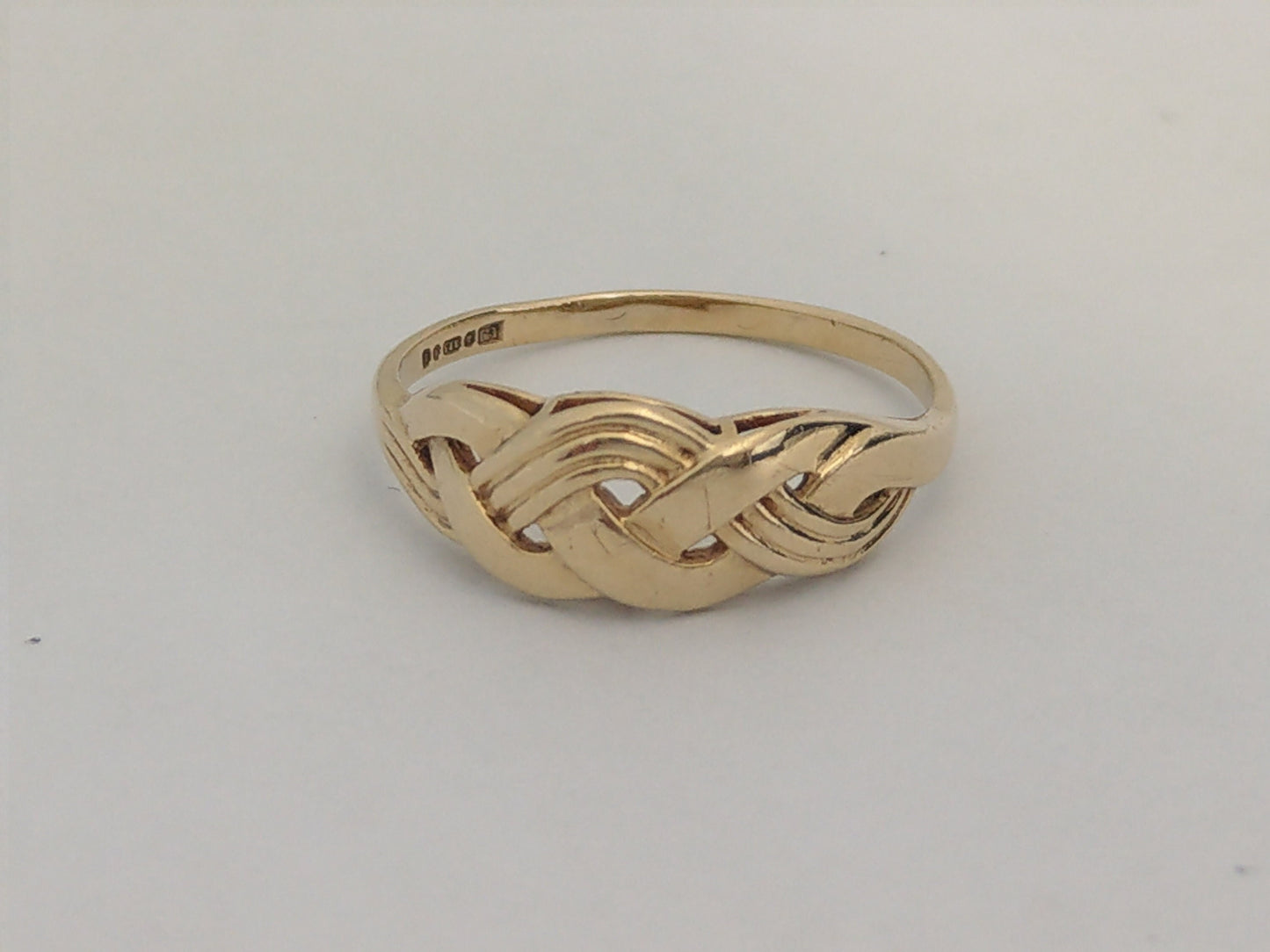 Prohibition Gems - Vintage 9ct Gold ring Celtic braided knot size N