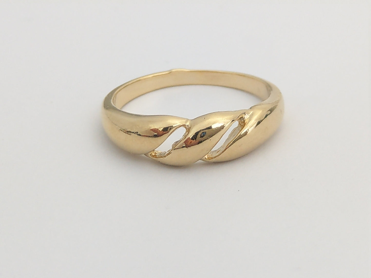 Vintage 18ct Gold twisted rope ring