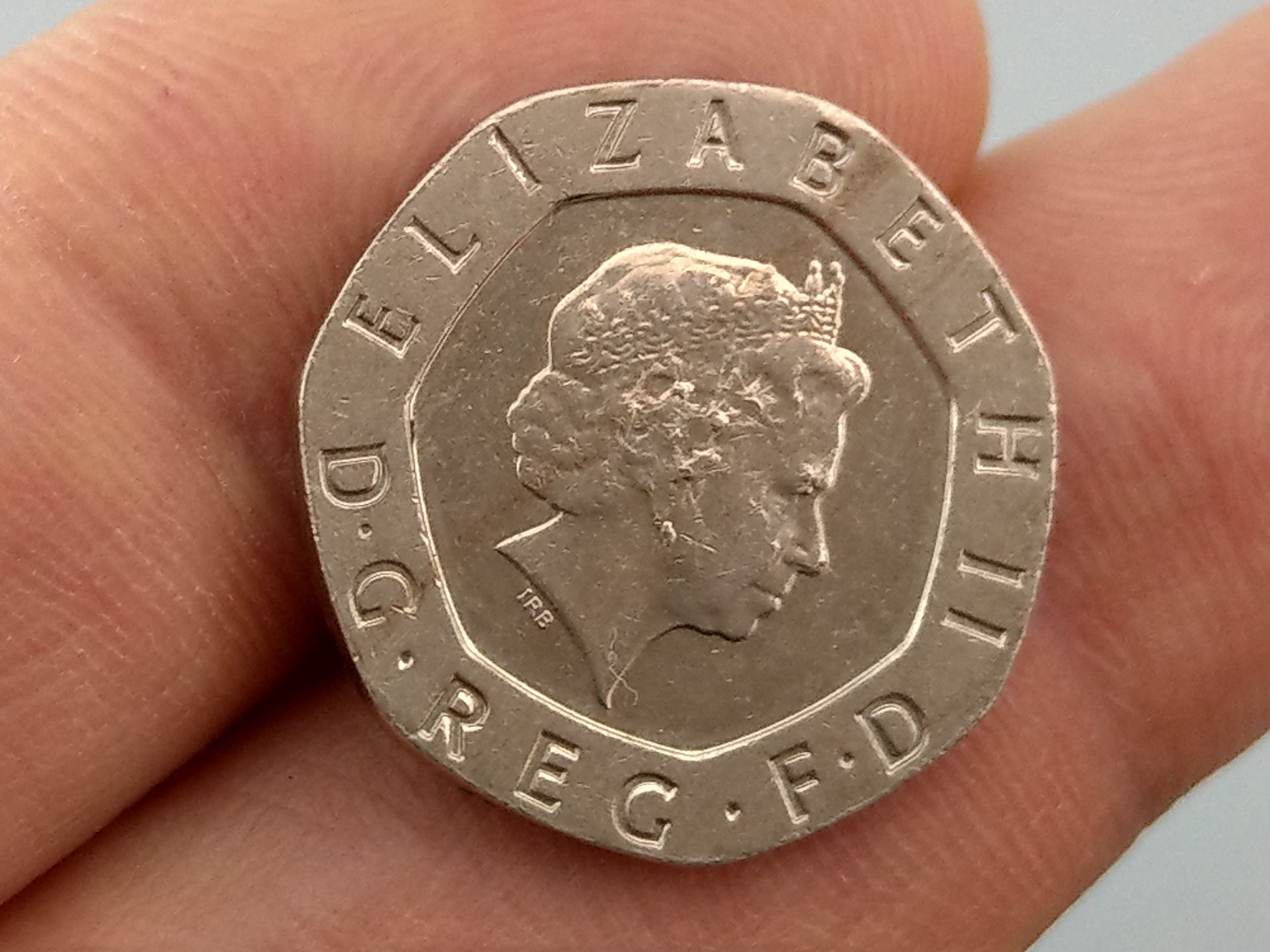 Prohibition Gems - United Kingdom coin 20 pence mule, error obverse no date with additional errors