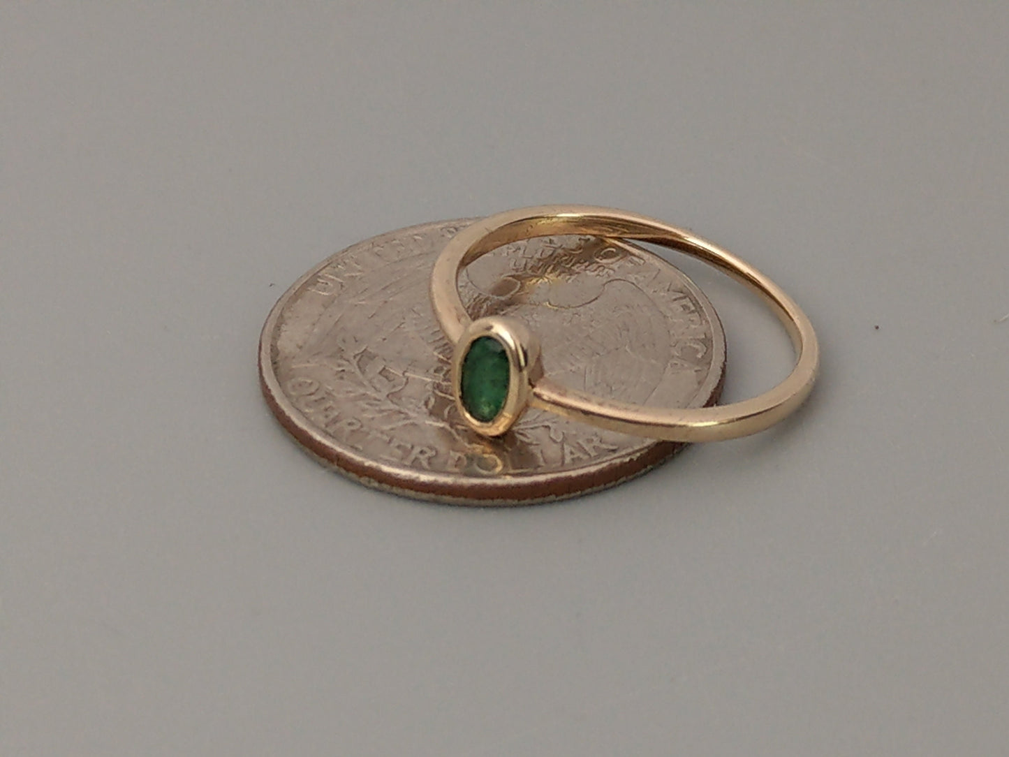 Vintage 9ct gold Delicate ring with Emerald oval cut