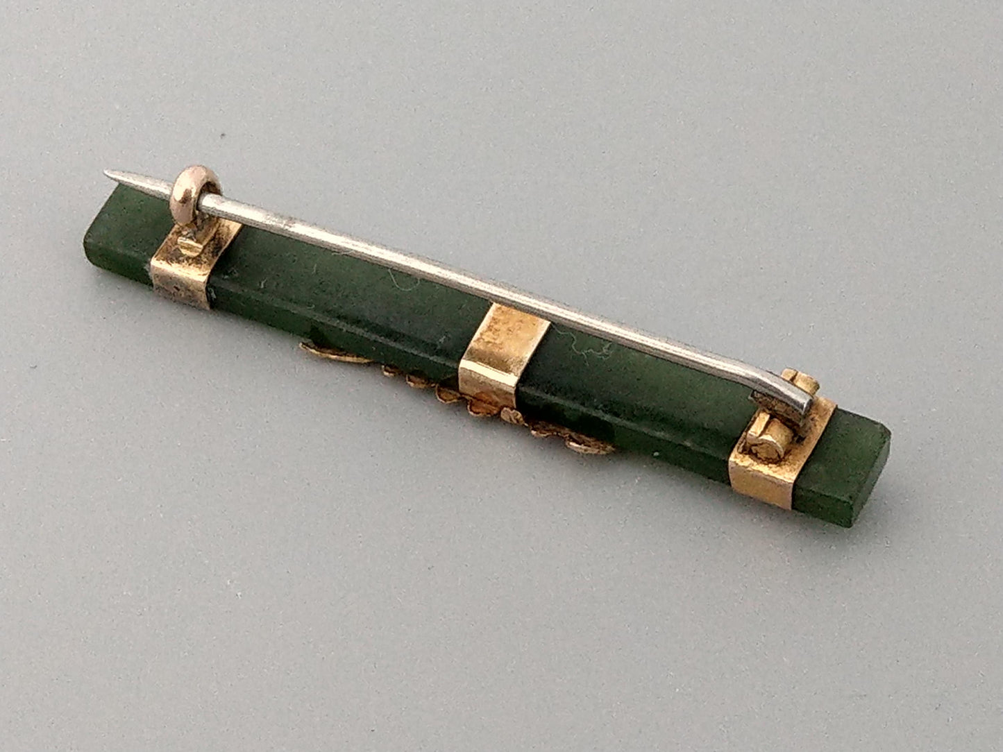 9ct gold New Zealand Jade bar Brooch with fern